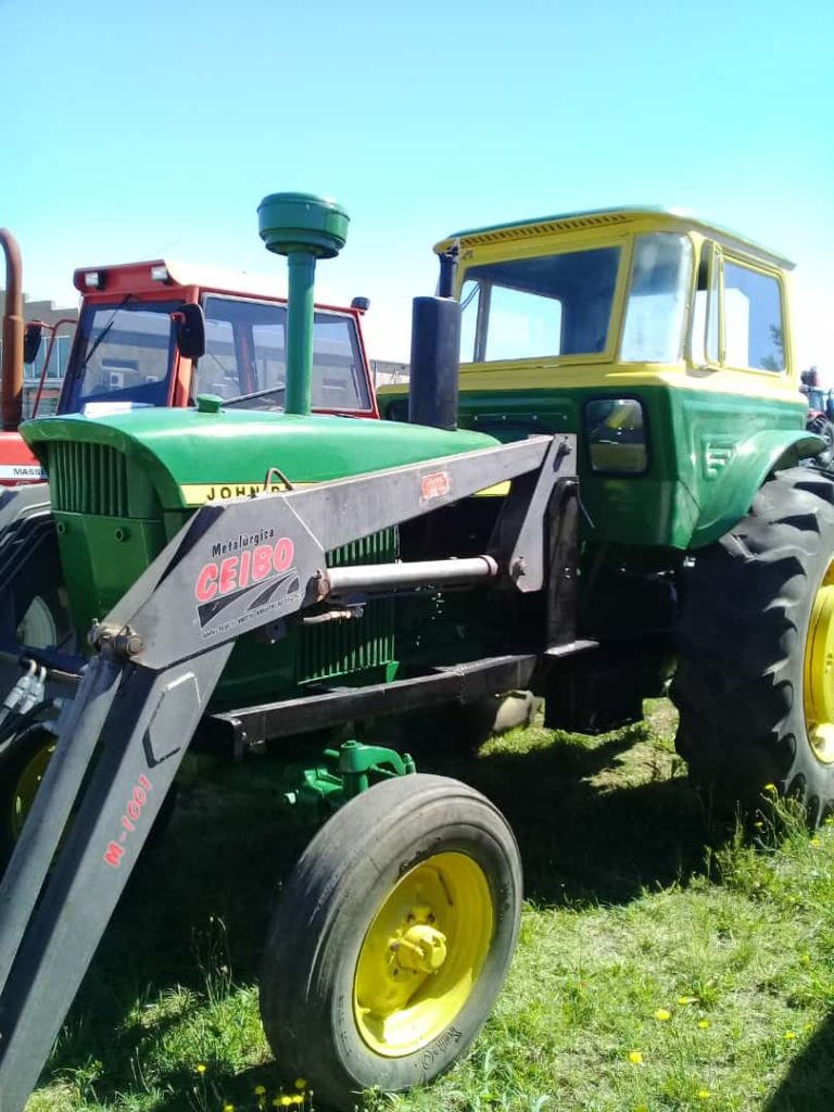 John Deere 3420